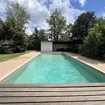 Familiale Piscine, Tennis & Parc Prive فيلة *