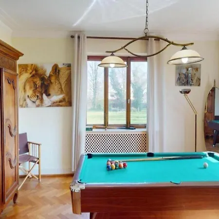 Familiale Piscine, Tennis & Parc Prive Villa