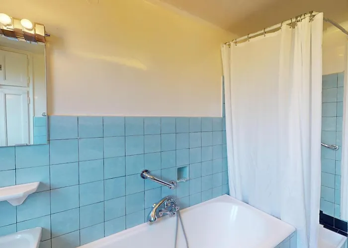 Grande Maison Familiale Piscine Tennis Parc Privé *