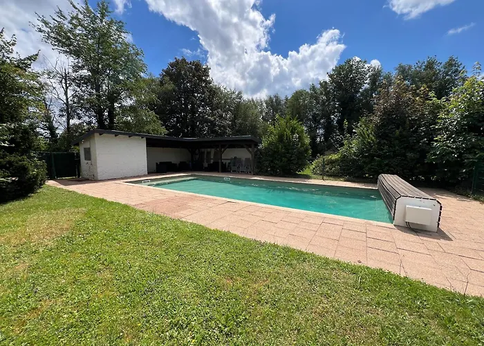 Grande Maison Familiale Piscine Tennis Parc Privé *